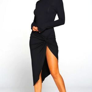 Mickey & Joey Knotted Slit L/S Dress- Black
